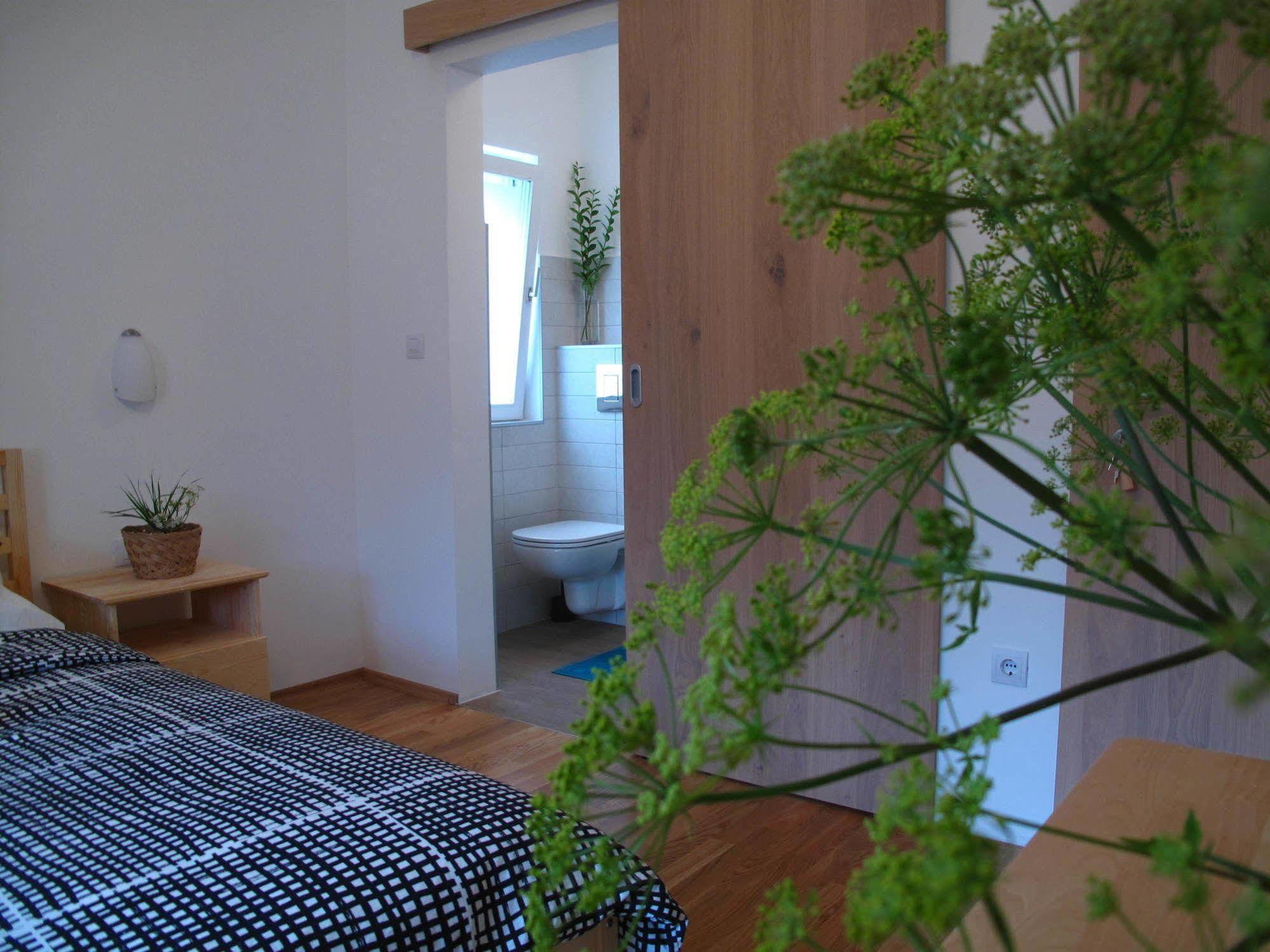 Guesthouse Bor Plitvice Lakes Plitvicka Jezera Bagian luar foto
