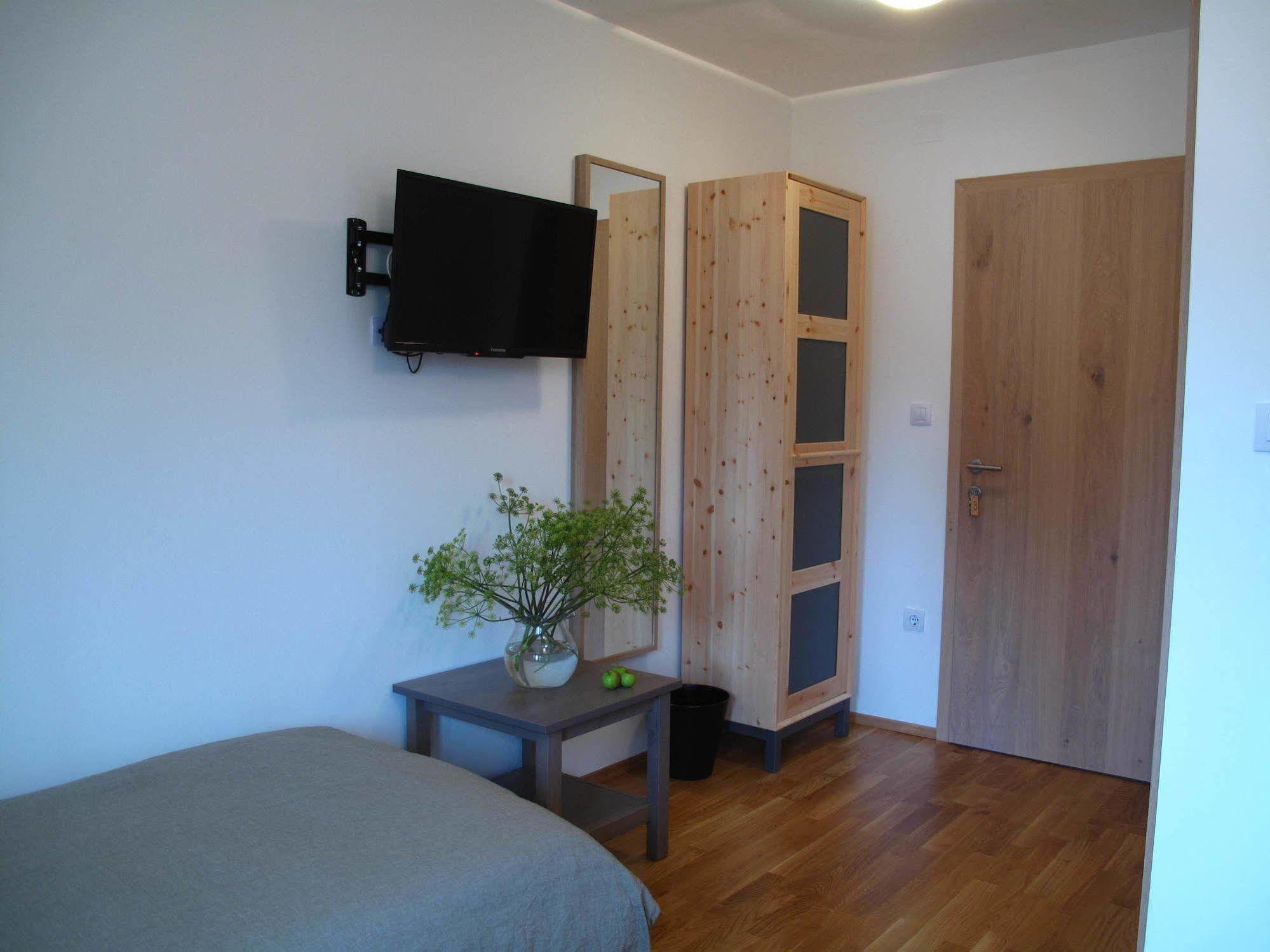 Guesthouse Bor Plitvice Lakes Plitvicka Jezera Bagian luar foto